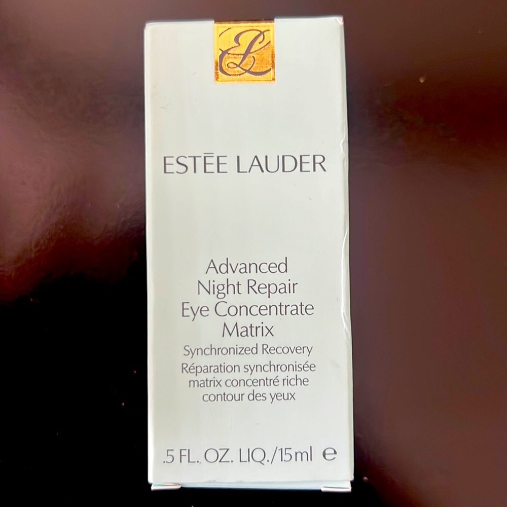Estée Lauder Advanced Night Repair Eye Concentrate Matrix. Free gift included!